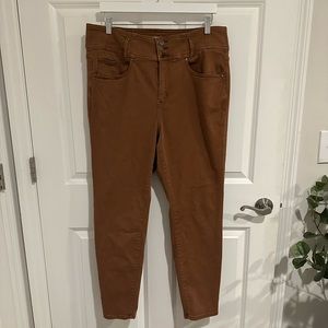 Lane Bryant Ultra High Rise Sateen Jegging (Size 18)